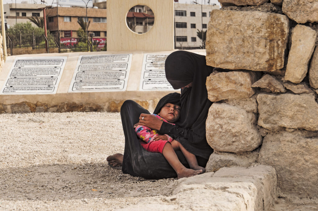 Afghanistan: Religious minorities “at extreme risk of being targeted with deadly violence”