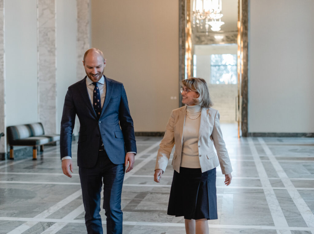 Paul walks with Päivi