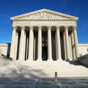 US Supreme Court revidiert eines der extremsten Abtreibungsregimes der Welt und gibt die Entscheidung an die Bundesstaaten zurück